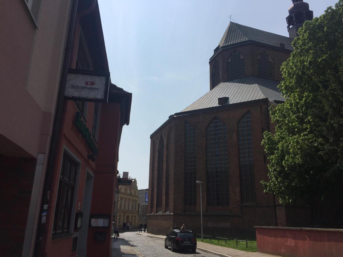 Norddeutscher Hof ชตราลซุนด์ ภายนอก รูปภาพ