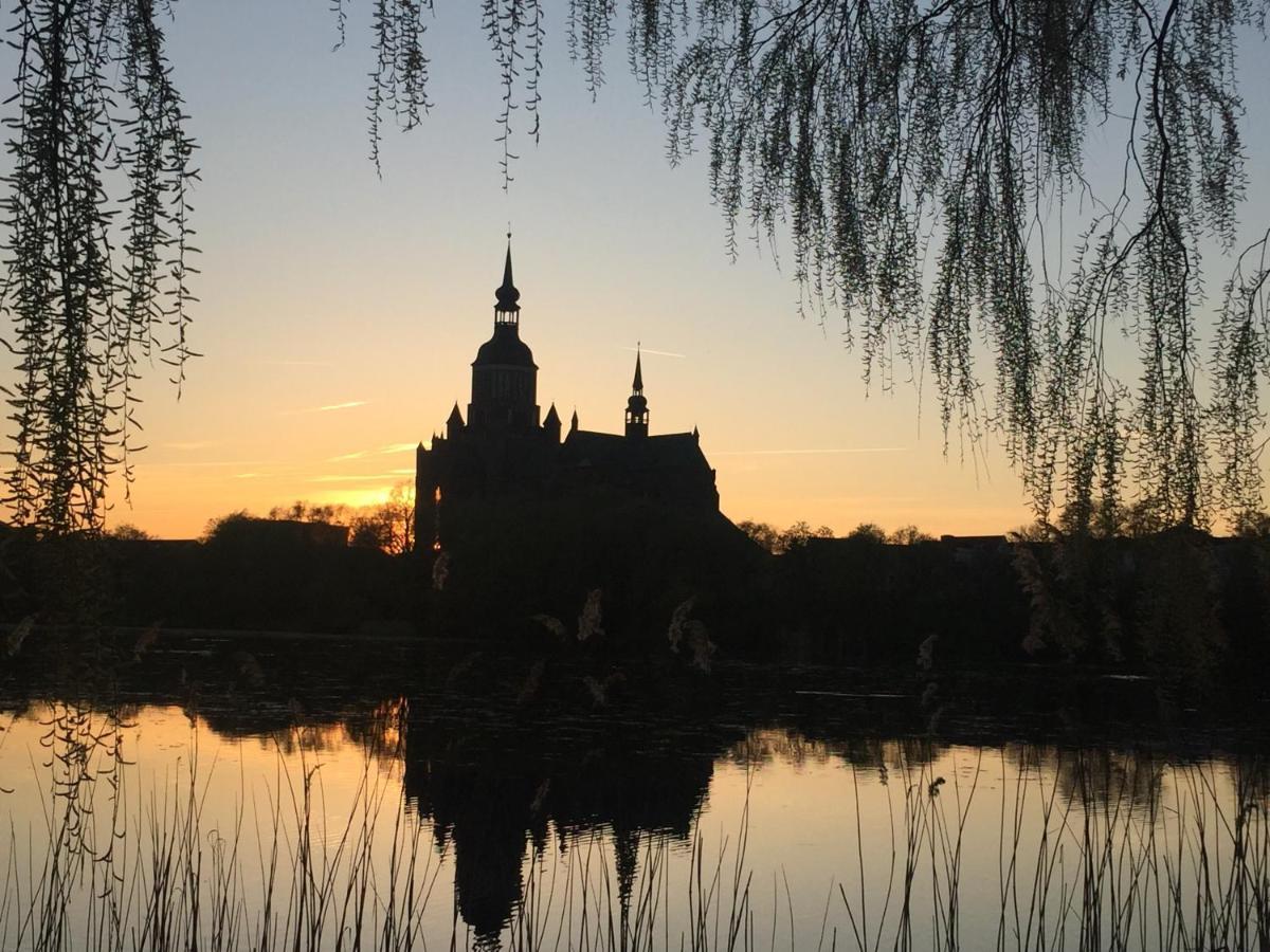 Norddeutscher Hof ชตราลซุนด์ ภายนอก รูปภาพ